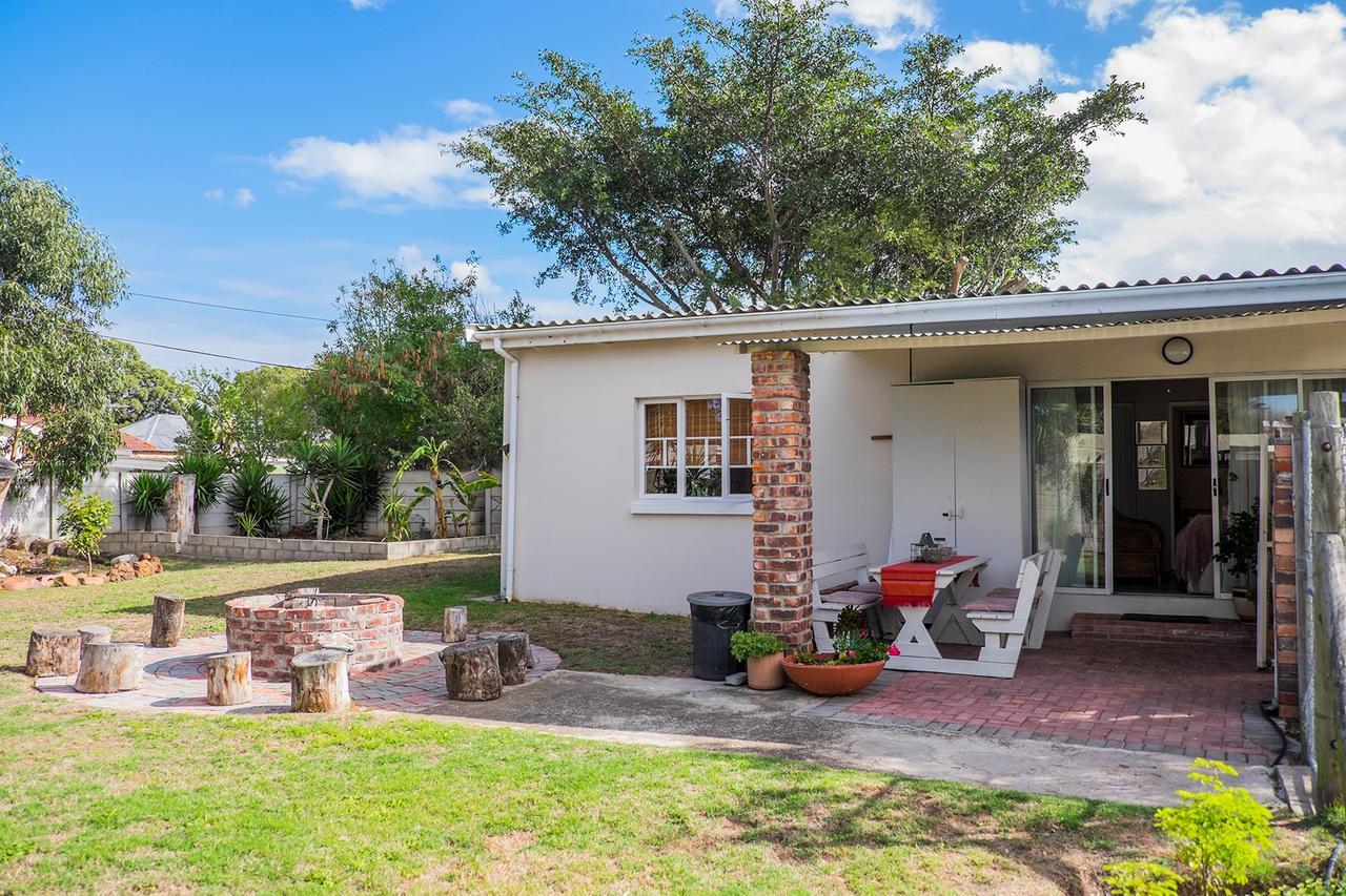 The Garden Cottage On 140 Fordyce Port Elizabeth Luaran gambar